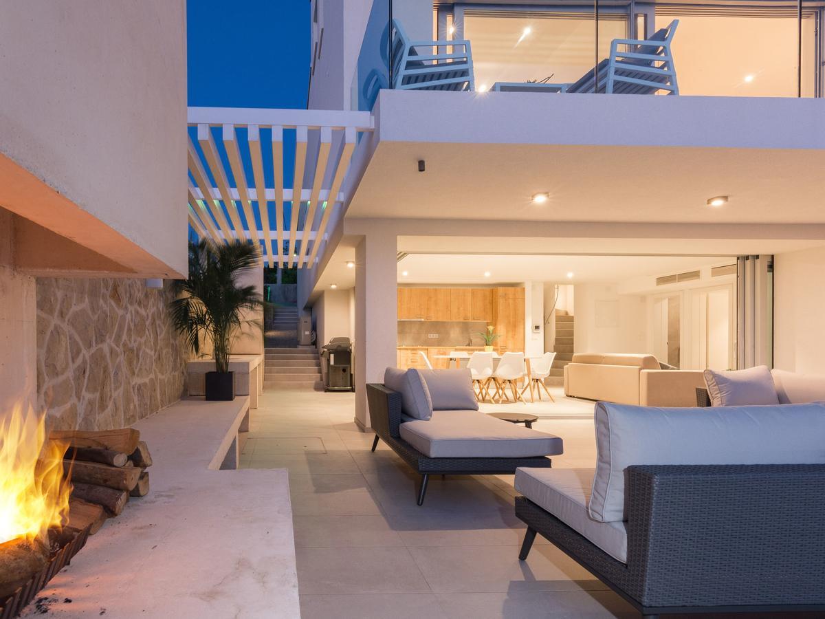 Luxurious Villa In Kozino With Fenced Garden Buitenkant foto